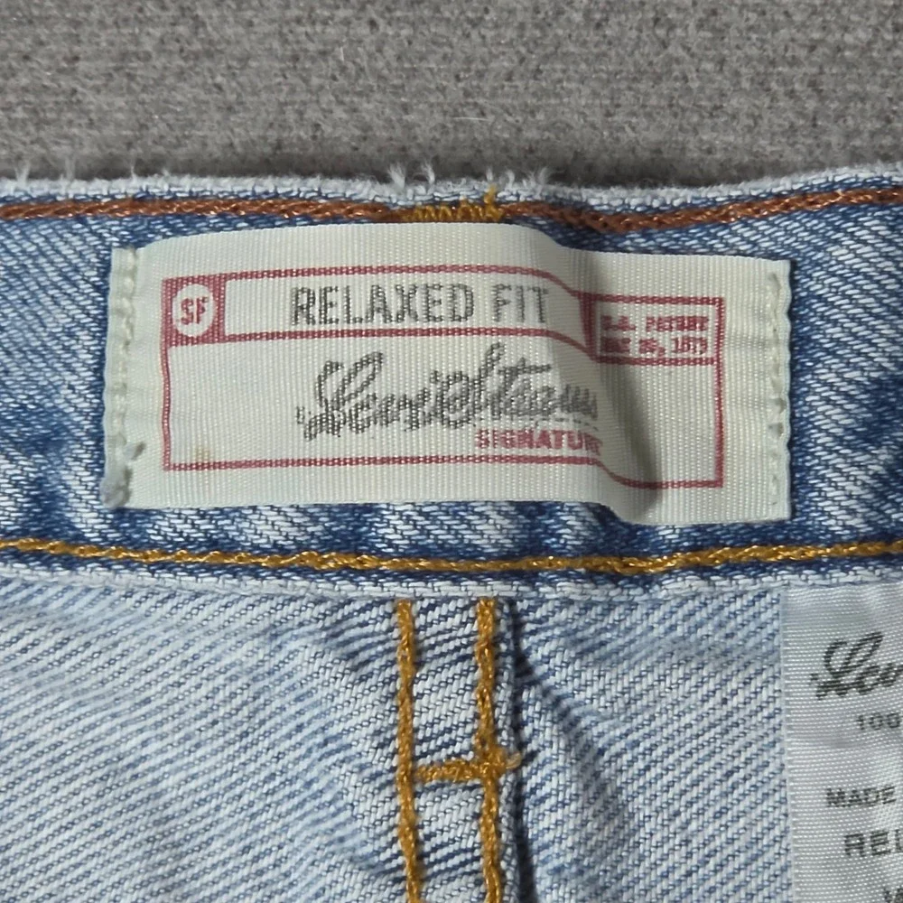 Levi Strauss Signature Jeans Mens 36x32 Light Wash Relaxed Fit Denim 03937600707